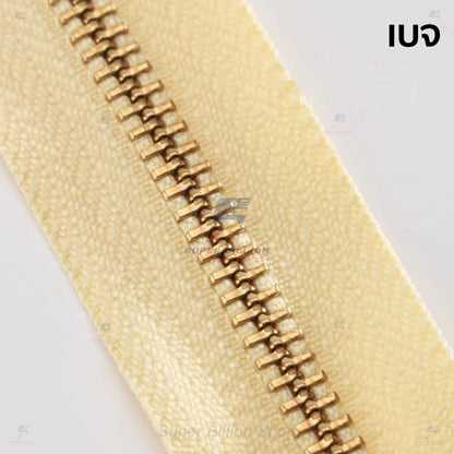 YKK ซิป No.5 แบบตัดขาย ตัดขายยาว 30 cm. ฟันโลหะสีทองเหลือง ฟันซิปแน่น รูดลื่น